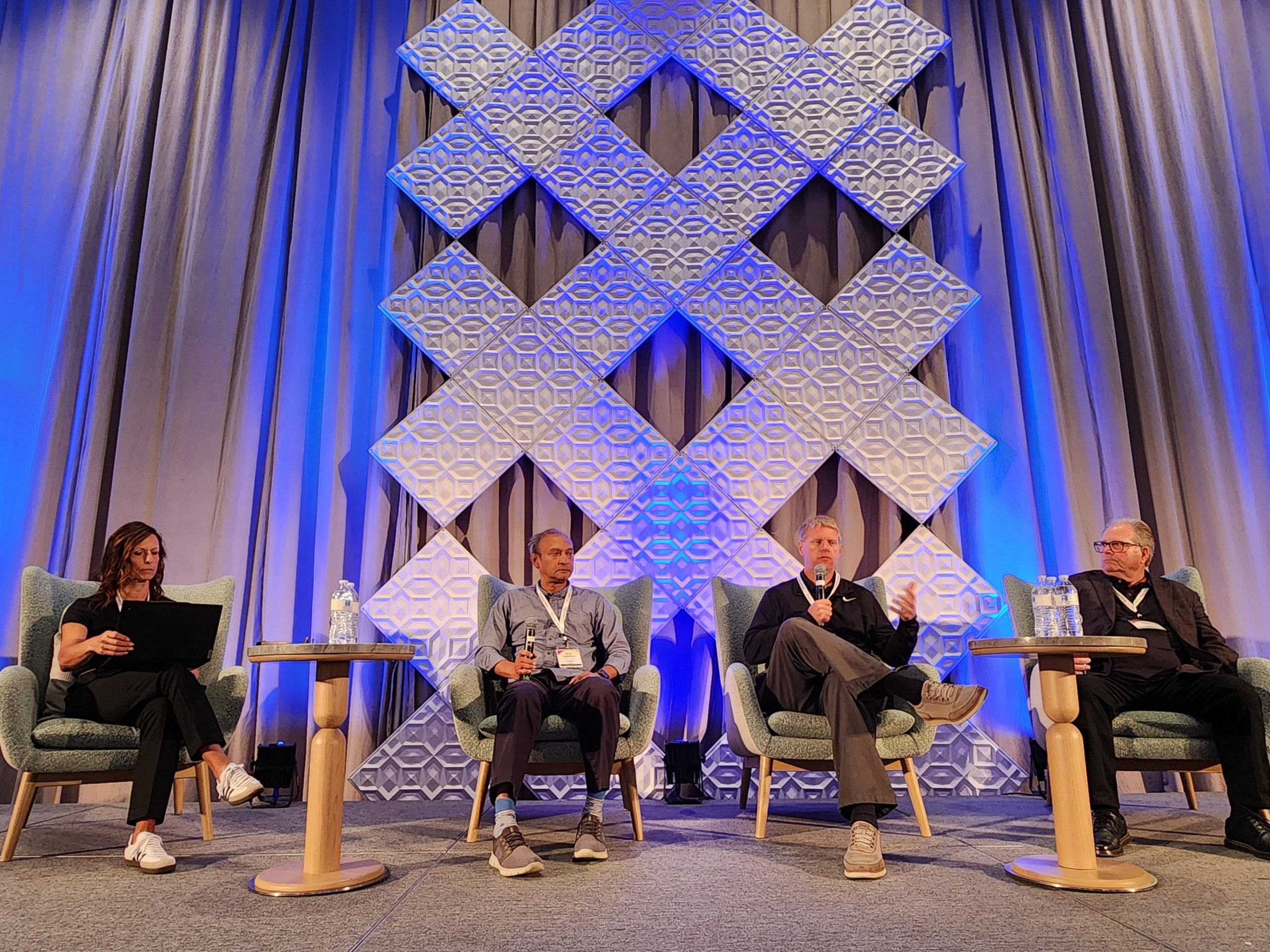 Wide-Format Summit Day Two: Conditions, Opportunities, and the Path Forward - Wide-format Impressions